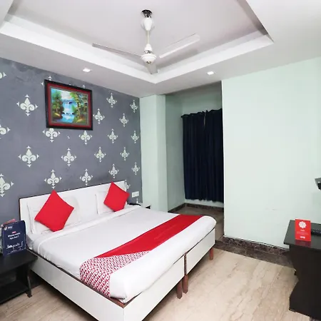 Oyo 10008 Hotel Golden Tree